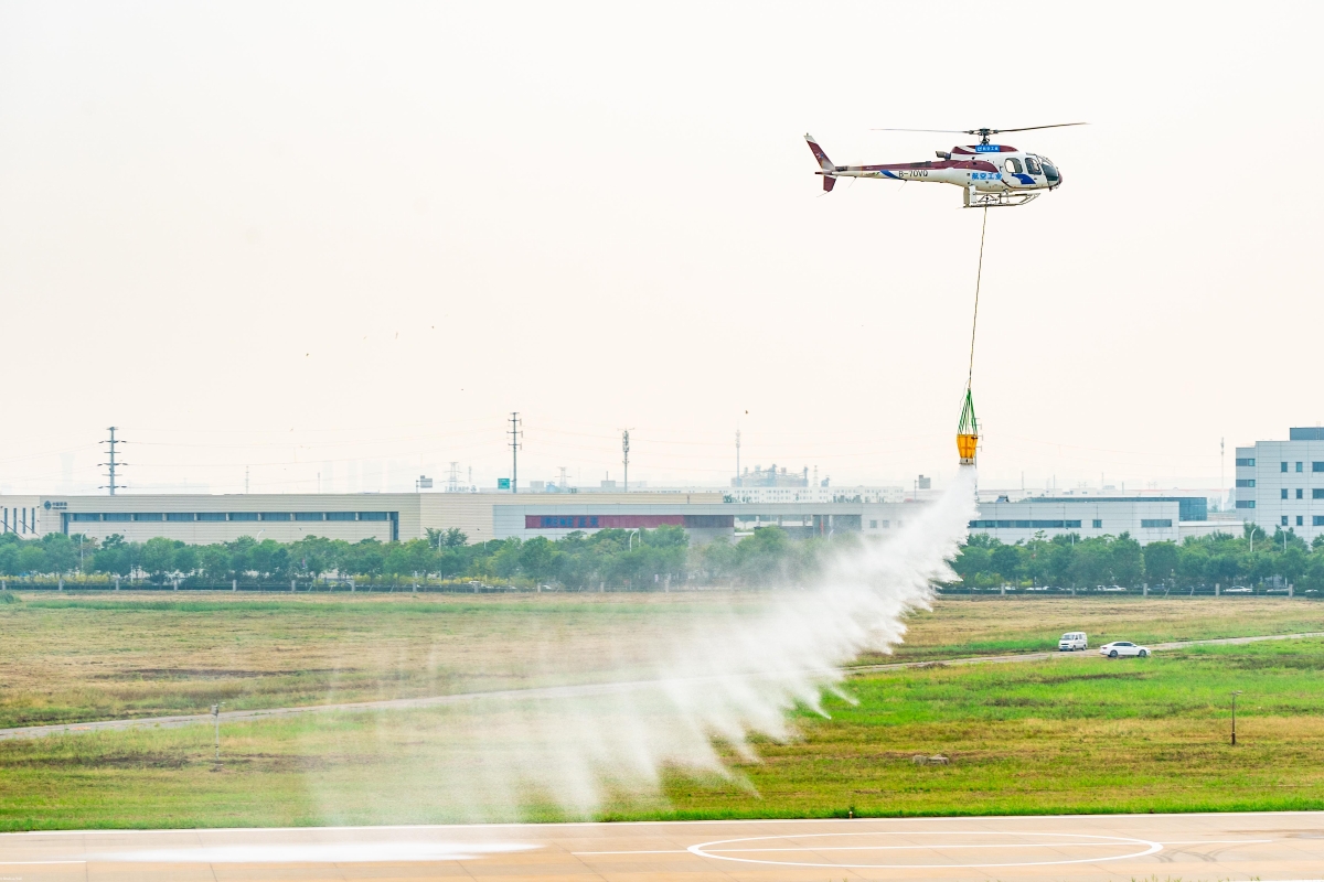 AC311A举行航行预演。。。。。。摄影：岳书华-1