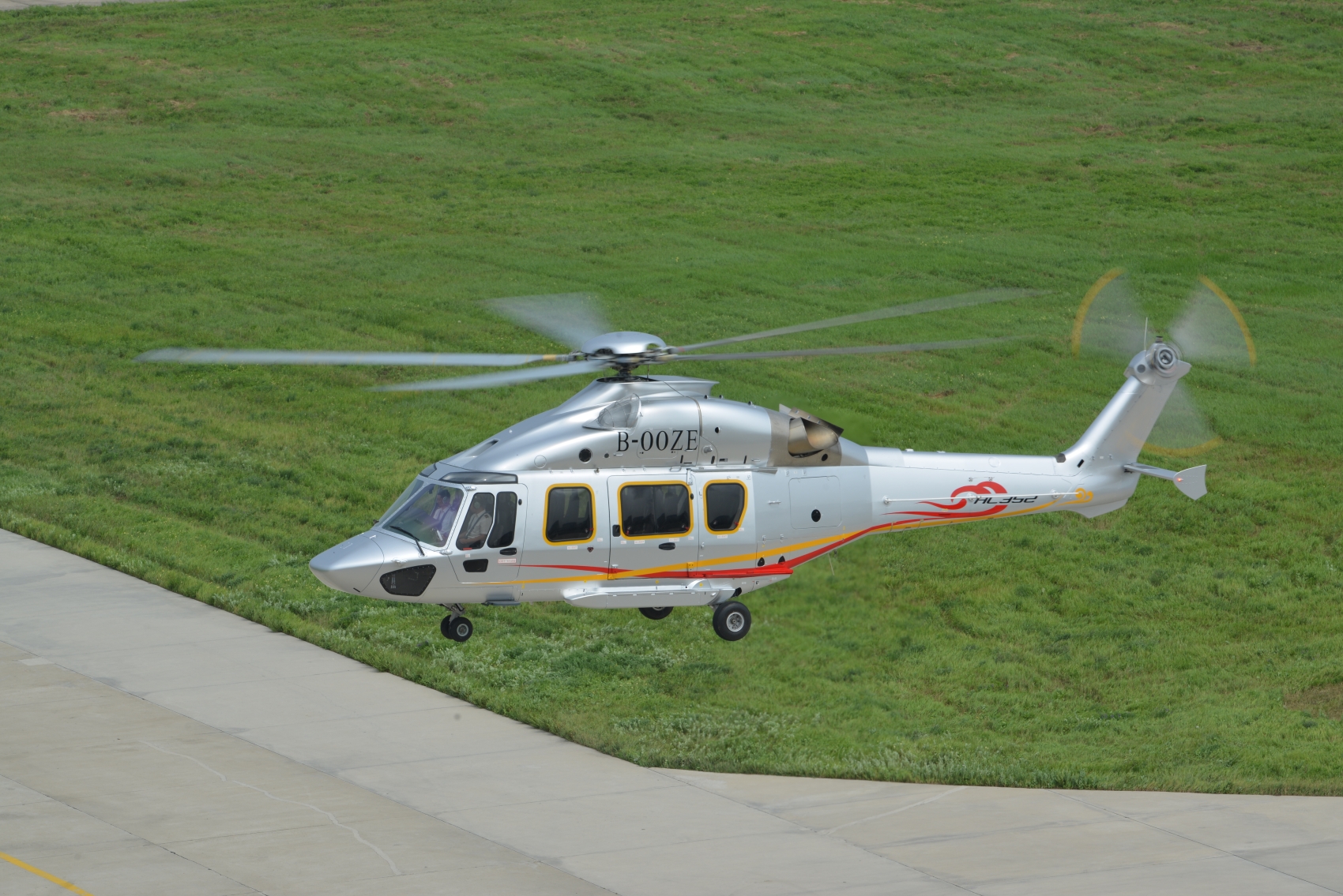AC352